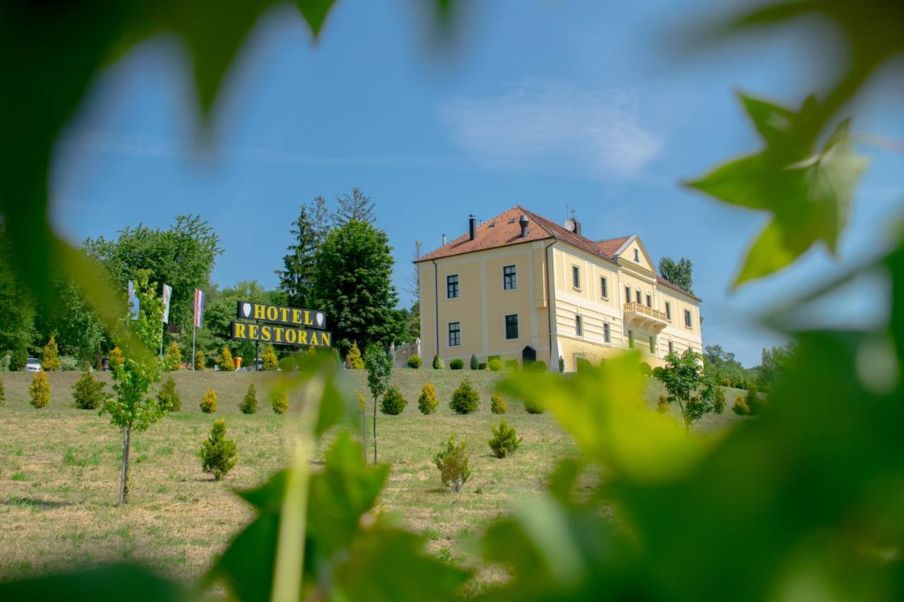 Hotel & Restoran Dvorac Gjalski Zabok Exterior photo